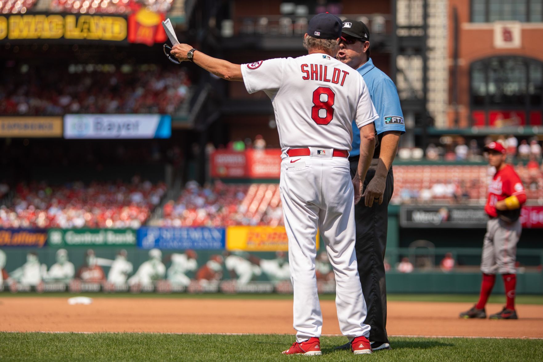 Cardinals take on Reds